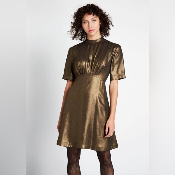 NEW Emily & Fin Lexi Gold Dust Shimmer Dress Gold XS ModCloth Metallic NWT - Picture 1 of 10